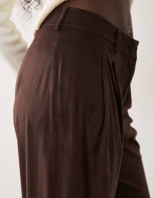 Vila pantalones de sastre de pierna ancha con pliegues de efecto ante en marrón chocolate, del conjunto, 4 de 5