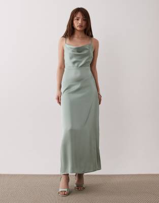 Vila Petite - Camisole-Maxikleid aus Satin in Milieu-Grün mit Wasserfallausschnitt