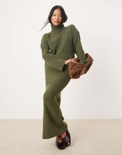 Vila Petite - Coordinato color kaki composto da dolcevita in maglia e gonna midi