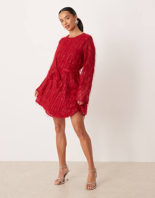 VILA – Petite – Flauschiges, strukturiertes Minikleid in Rot mit Taillenschnürung, 2 von 4