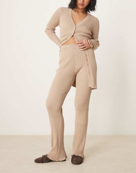 VILA Petite - Geribbeld vest met lange pasvorm en flare-broek in beige - view 1