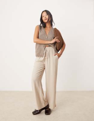 Thumbnail - VILA Petite - Hose in Stein mit Leinen-Haptik, weitem Schnitt und Bindegürtel-Neutral