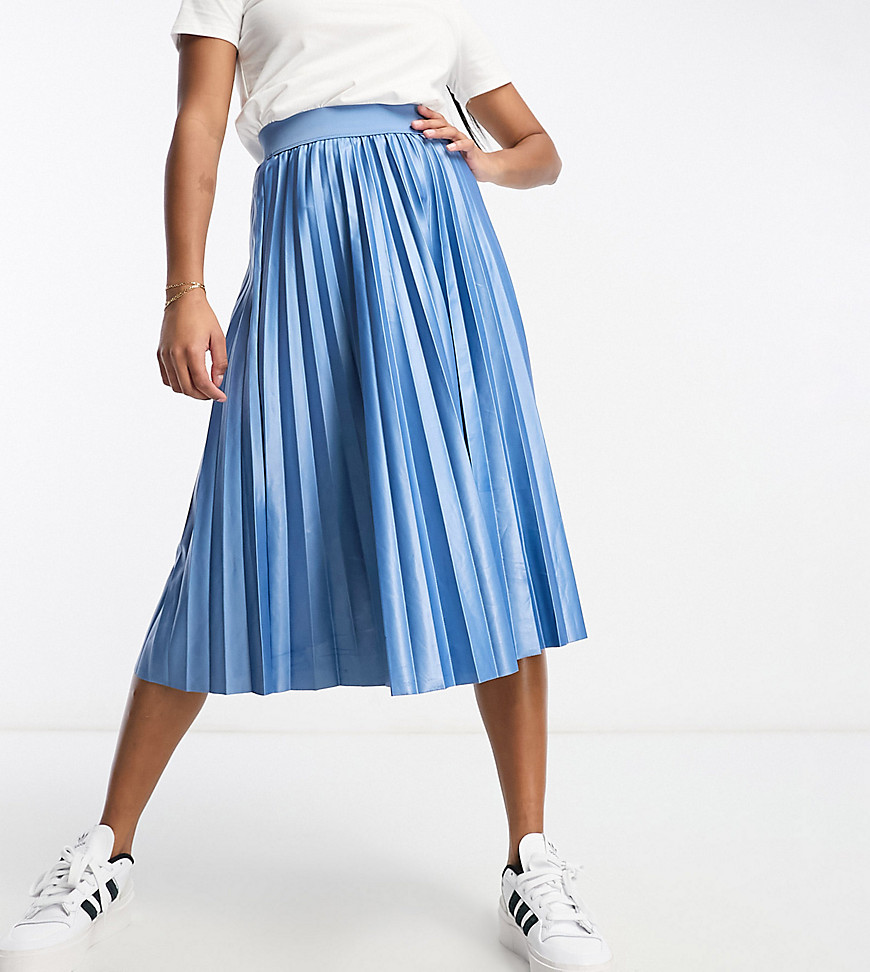 pleated midi skirt in blue