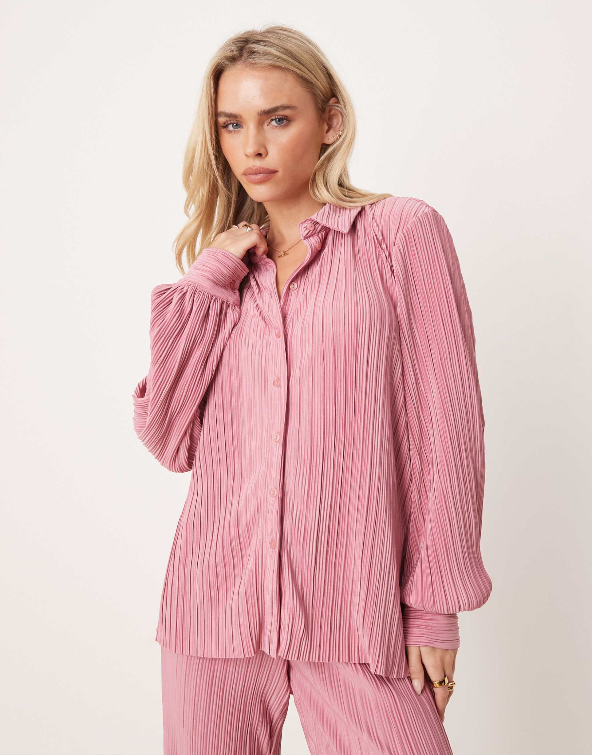 vila petite plisse shirt in dusty pink - part of a set