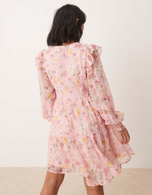 Vila Petite - Robe courte à imprimé fleuri avec volants et détails en dentelle échelle - Pêche, 2 de 4