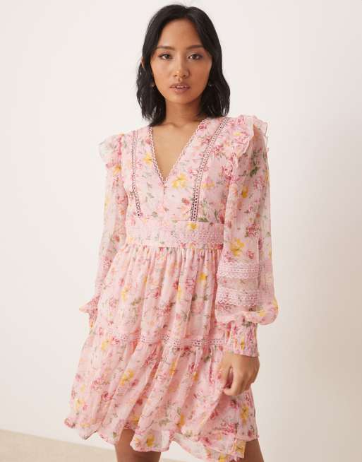 Vila Petite - Robe courte à imprimé fleuri avec volants et détails en dentelle échelle - Pêche, 4 de 4
