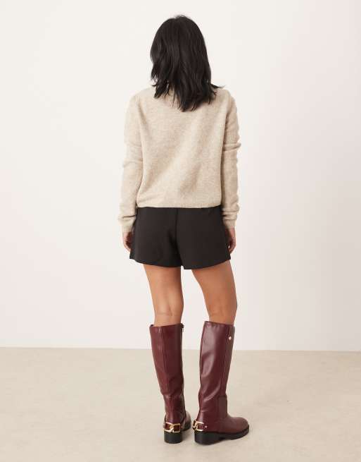 Vila Petite - Sort mini-skort med plisseringer foran, 2 af 5