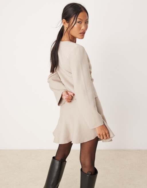 Vila Petite – Strukturierte, gewickelte Strickjacke in meliertem Naturton, Kombiteil, 4 von 4