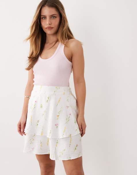 Vila Petite tiered flippy mini skirt in white floral garden print