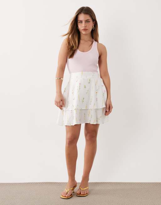Vila Petite tiered flippy mini skirt in white floral garden print, 2 of 5