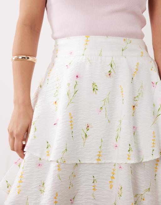 Vila Petite tiered flippy mini skirt in white floral garden print, 4 of 5