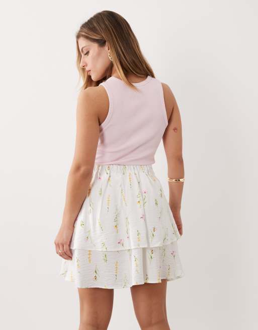 Vila Petite tiered flippy mini skirt in white floral garden print, 5 of 5