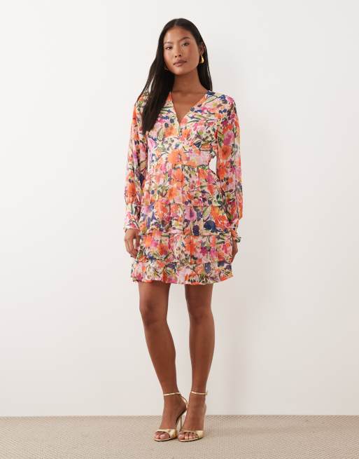 VILA Petite - Vestido corto multicolor escalonado con estampado floral