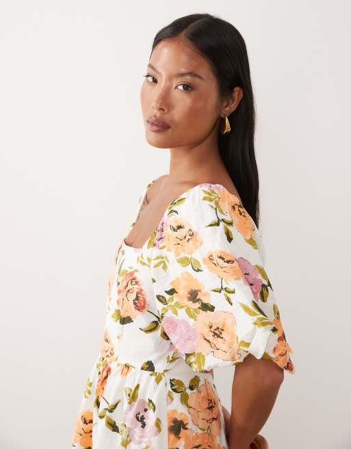 VILA Petite volume sleeve tiered maxi dress in white floral print, 4 of 4