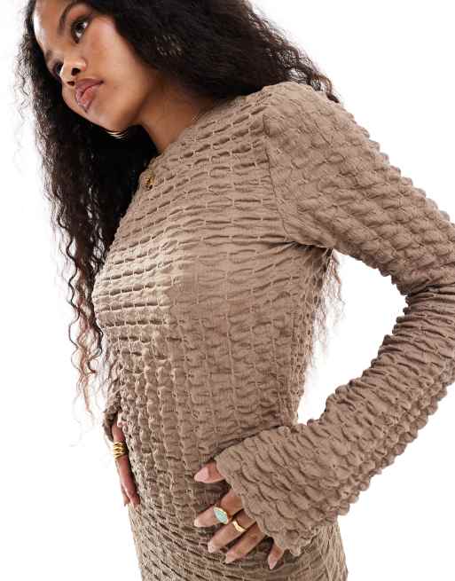 Vila Petite waffle textured long sleeved maxi dress in taupe, 2 of 4