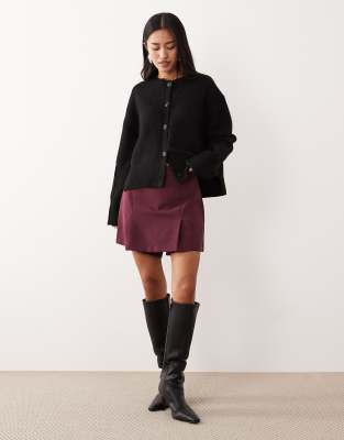 Vila Pleat Front Mini Skort In Red