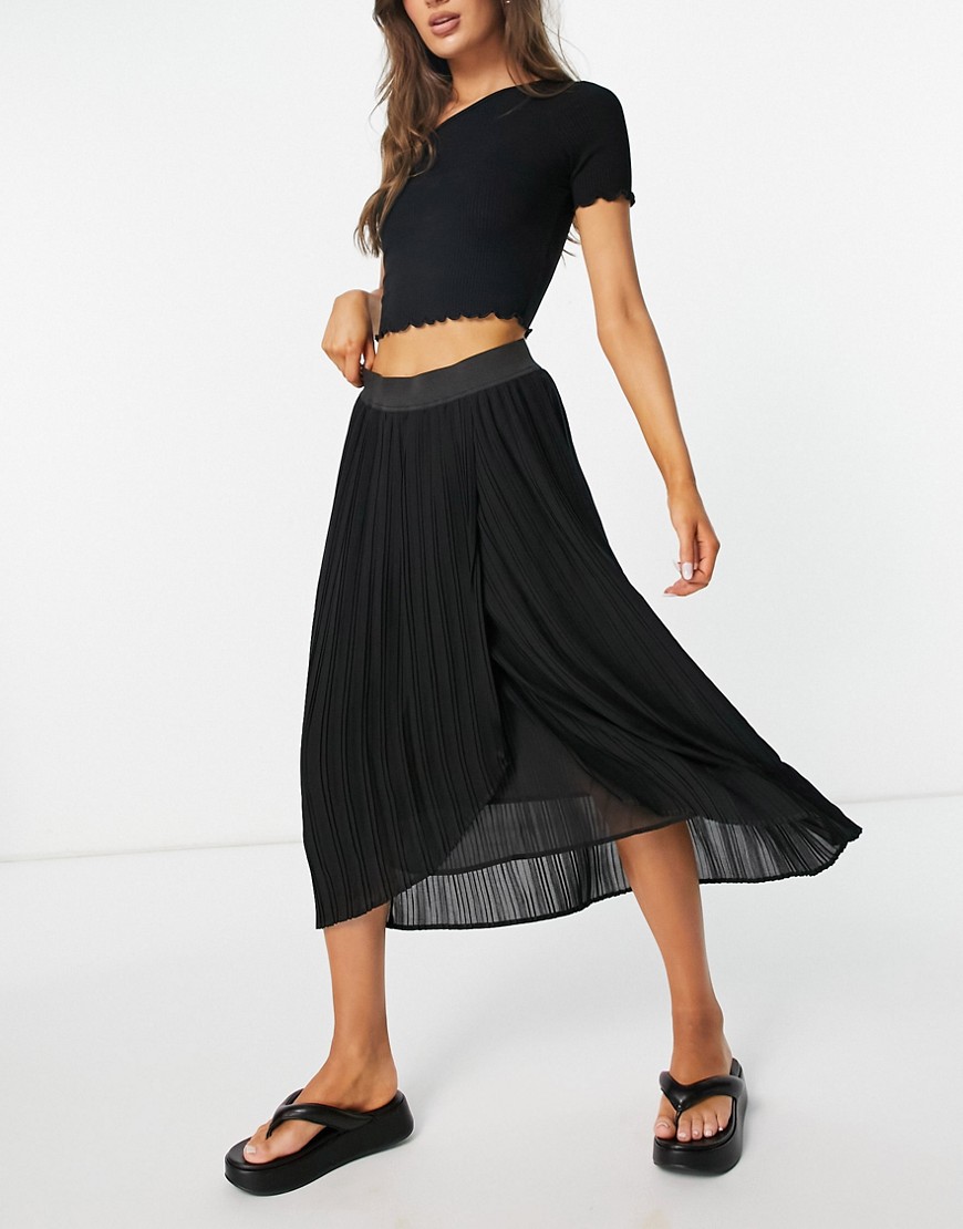 Vila pleated midi wrap skirt in black