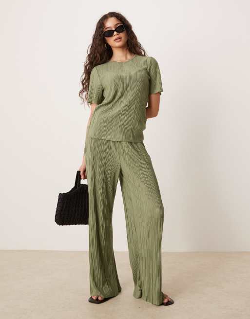 Vila - Plissé - Broek met wijde pijpen in oliegroen, deel van co-ord set