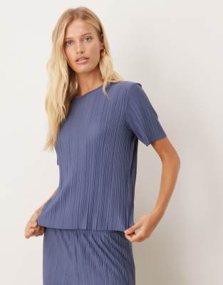 VILA - Plissé T-shirt in vintage indigo blauw, deel van co-ord set - view 1