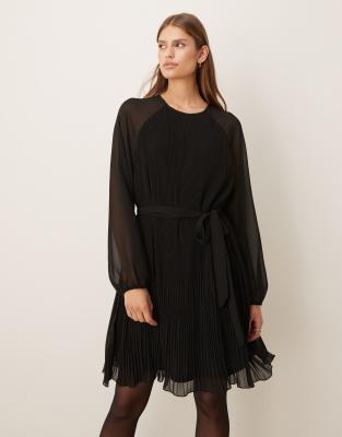VILA - Plissiertes Minikleid in Schwarz mit Bindegürtel