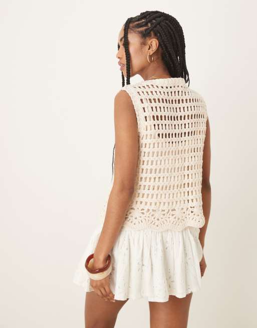 VILA premium floral hem crochet detail vest in birch cream, 3 of 4