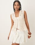 [Vila] VILA premium floral hem crochet detail waistcoat in birch cream-White S Birch