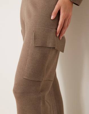 Vila Premium Structured Knit Pant In Brown