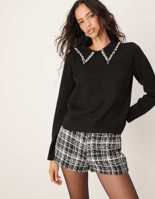 Vila - Pull en maille avec col orné de perles fantaisie - Noir