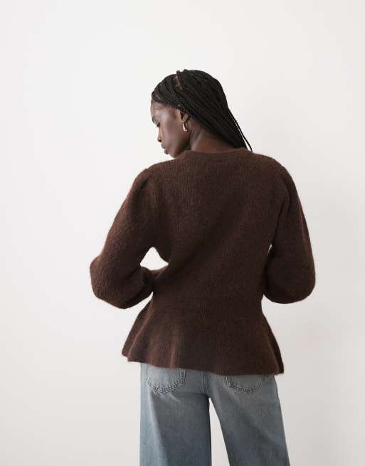 Vila pull en maille côtelée à basque couleur marron chocolat, 3 de 4