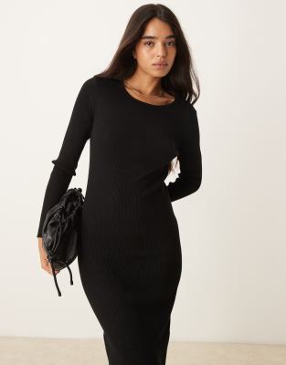 ribbed knit long sleeve midi dress in black