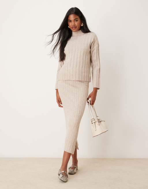 Cream sweater skirt hotsell