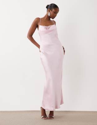 Vila - Robe caraco longue en satin à col bénitier et empiècement en dentelle - Rose fleur de cerisier