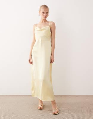 VILA - Robe longue en satin à col bénitier - Jaune pastel