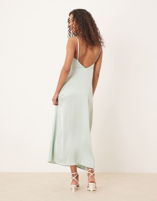 Vila Robe longue en satin a col benitier Vert clair ASOS