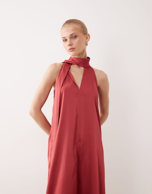 VILA - Robe longue en satin à encolure foulard - Rouge baie de houx, 2 de 4