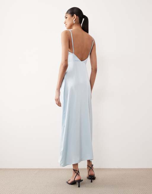 VILA - Robe longue en satin avec col bénitier - Bleu clair, 3 de 4