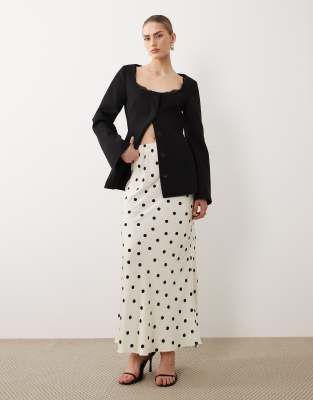 VILA satin maxi skirt in cream and black polka dot birch dots 13290₽