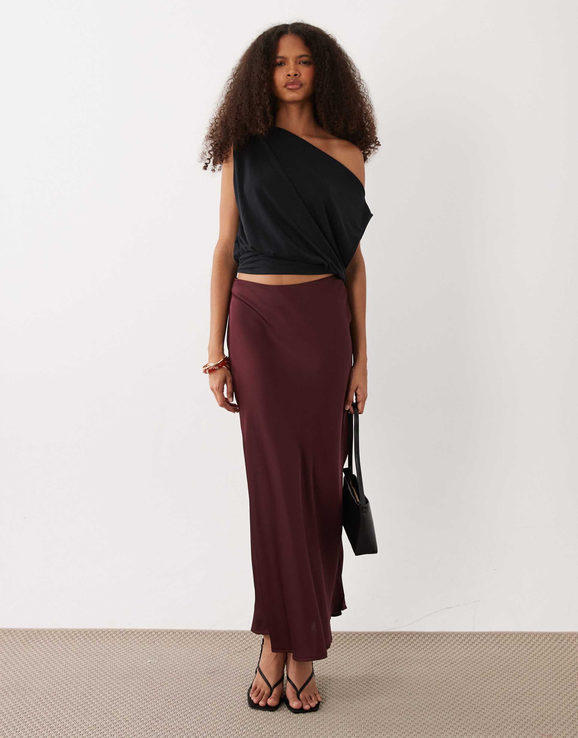 vila satin maxi skirt in deep burgundy