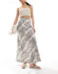 [Vila] Vila satin maxi skirt in snake skin print-White 38 Birch