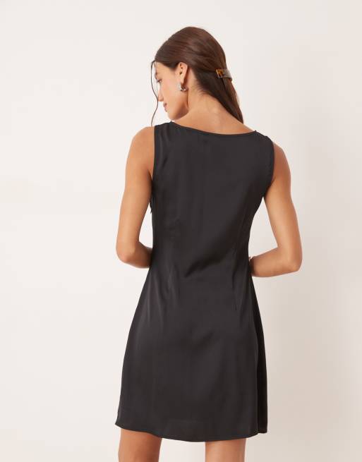 VILA – Satin-Minikleid in Schwarz mit U-Boot-Ausschnitt, 4 von 4