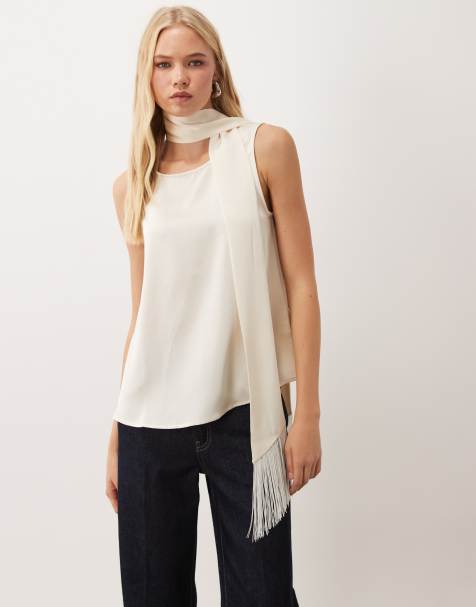 Vila satin top med høj hals og frynse-scarfdetalje i creme - view 1