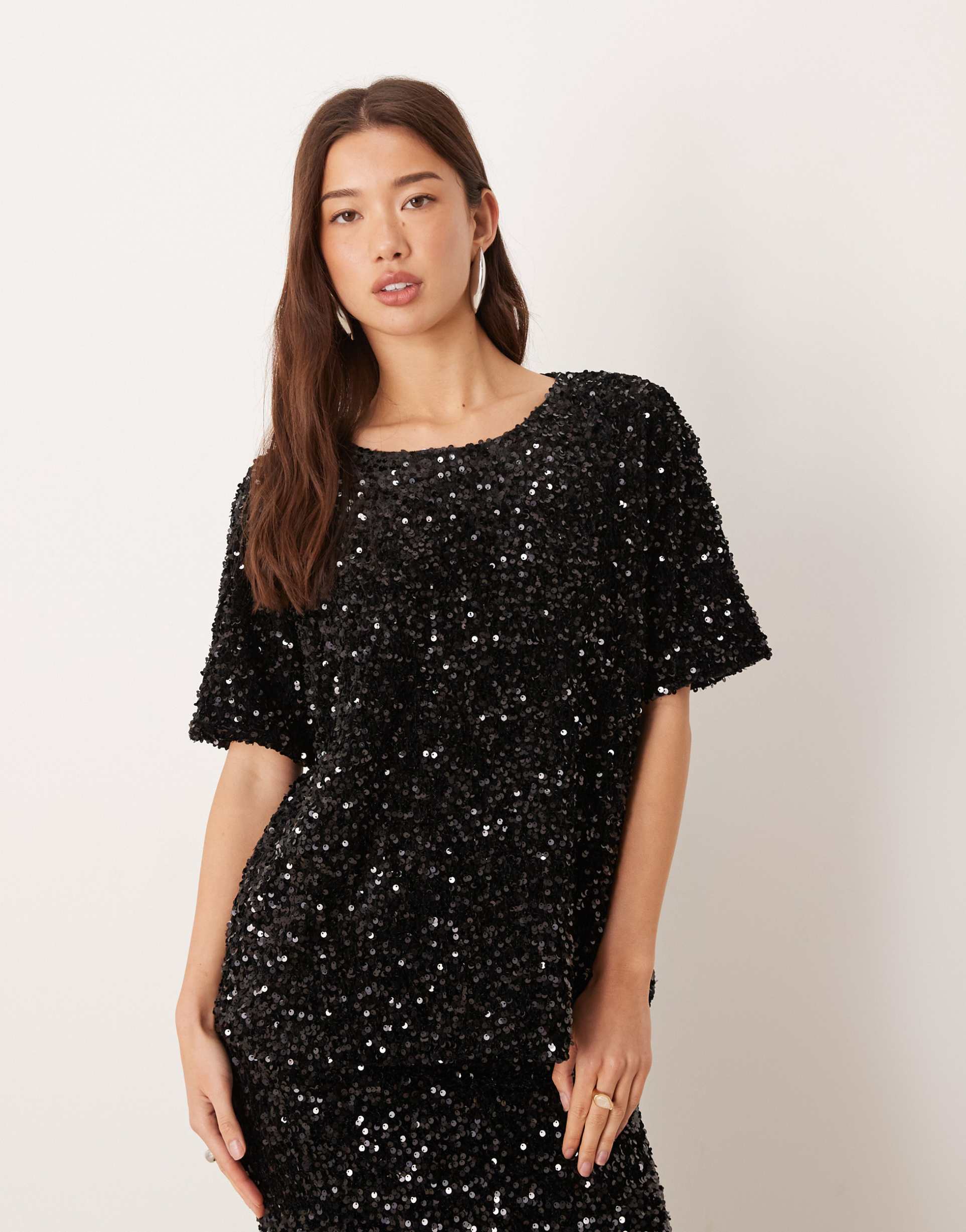 vila sequin & velour t-shirt in black - part of a set