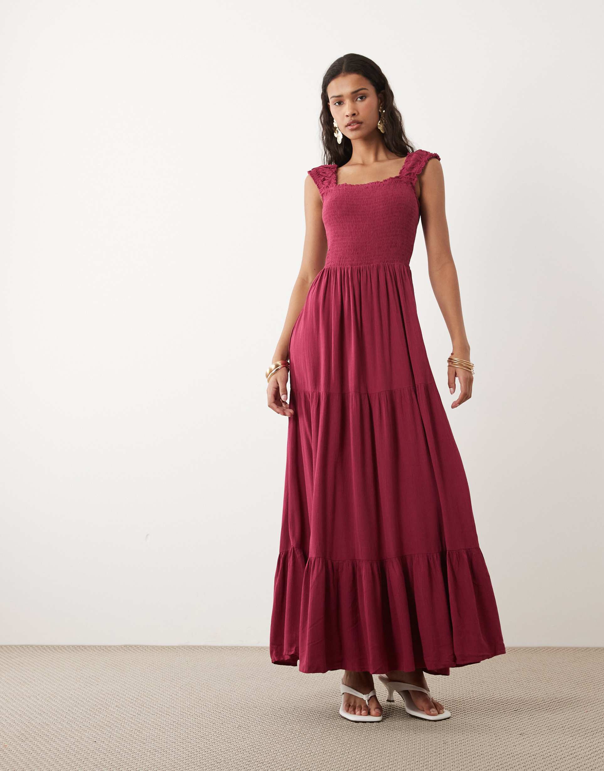 vila shirred bodice tiered maxi dress in wine red