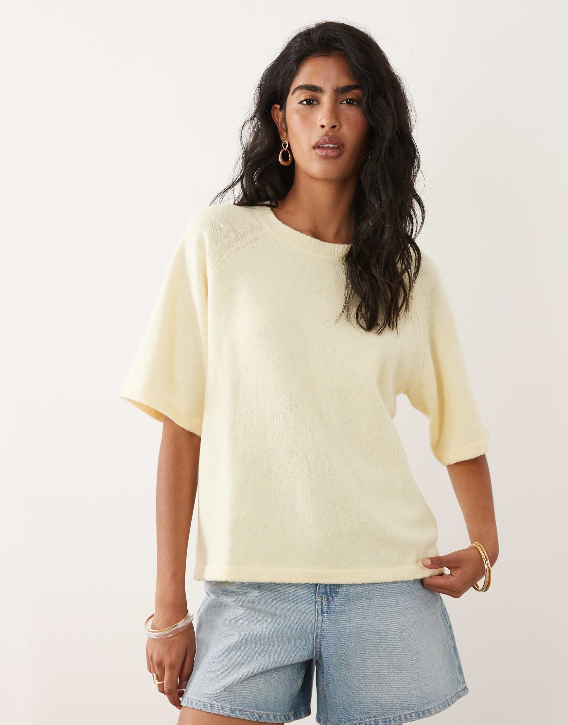 vila short sleeve boxy soft knit t-shirt in pastel yellow melange