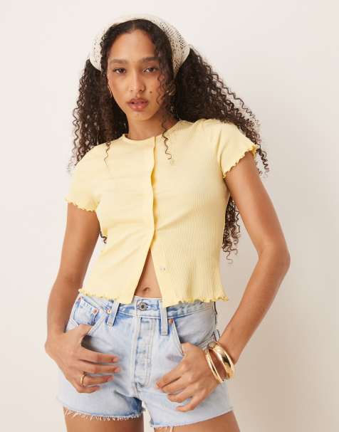 Vila short sleeve lettuce edge t-shirt with snaps up front in pale banana - view 1