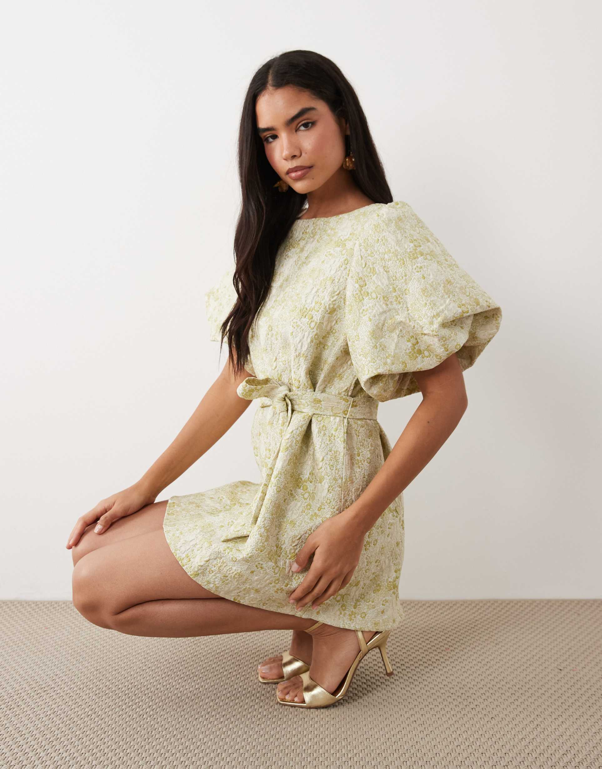 vila short sleeve tapestry floral jacquard mini dress in smoke green
