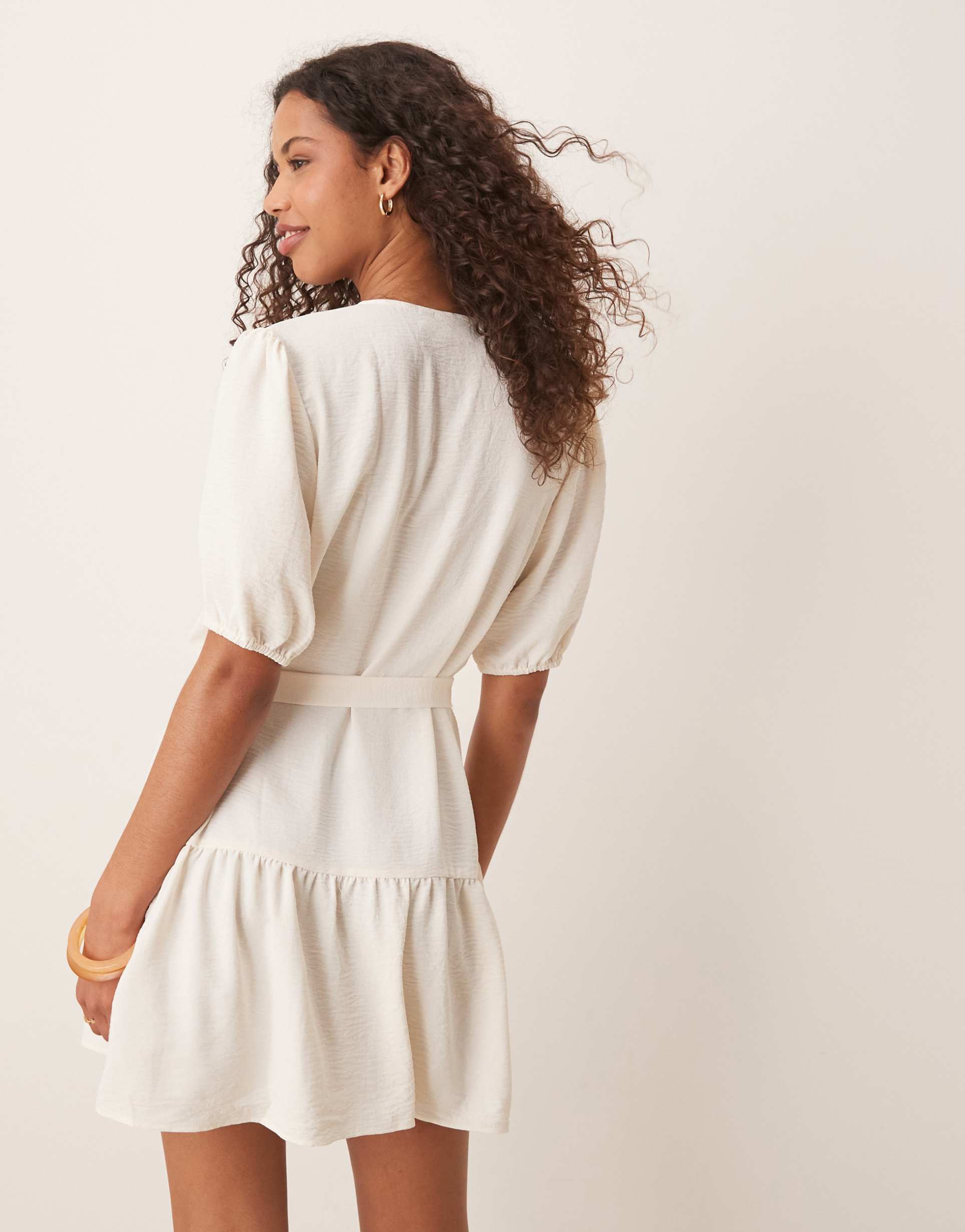 vila short sleeve tie waist mini dress in cream