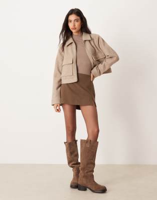 Vila Short Wool Jacket With Exaggerated Pockets In Brown