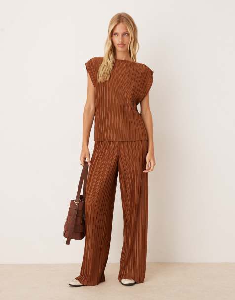 Vila slash neck plisse top and wide leg trousers set in bronze - view 1