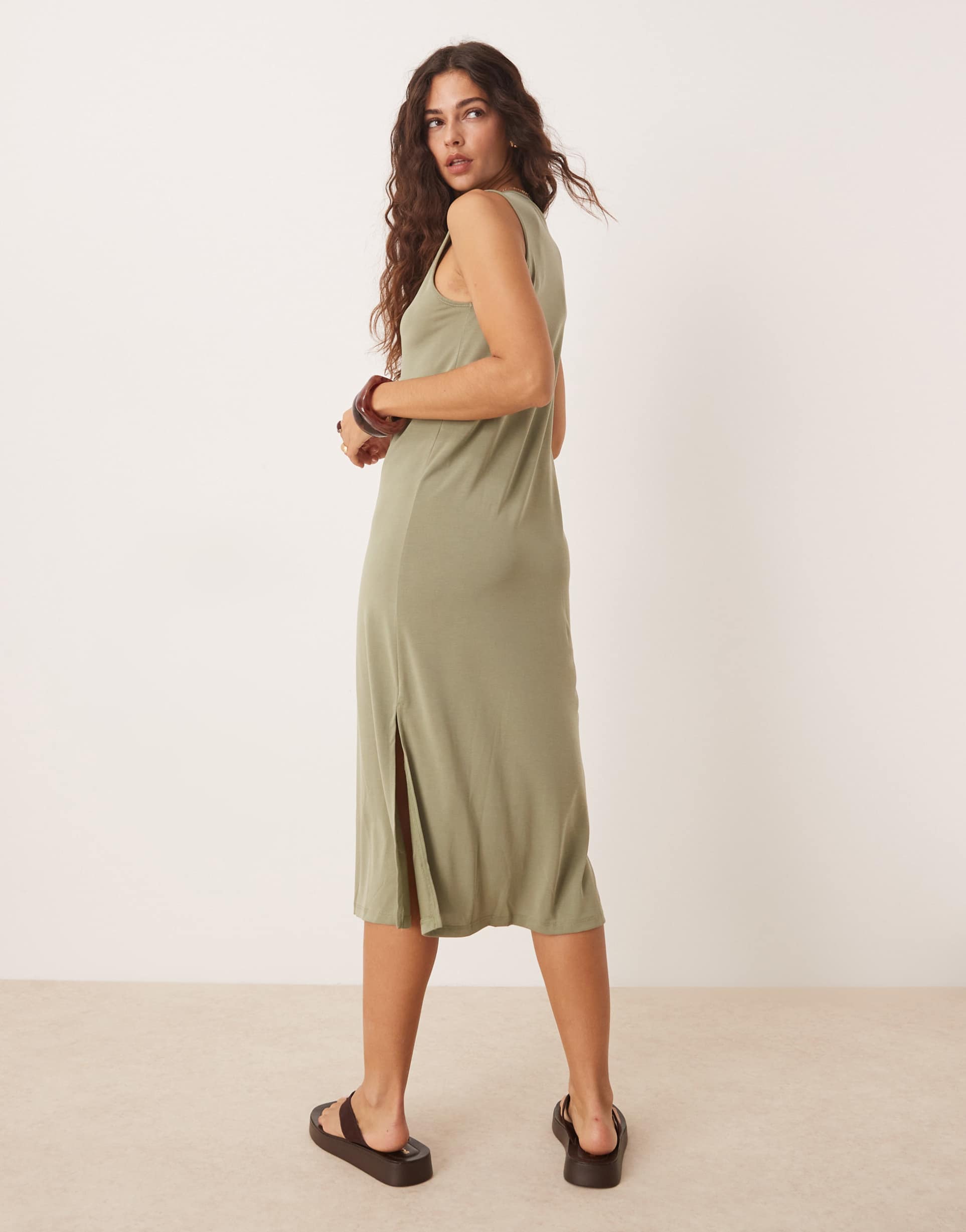 vila sleeveless jersey midi dress in oil green